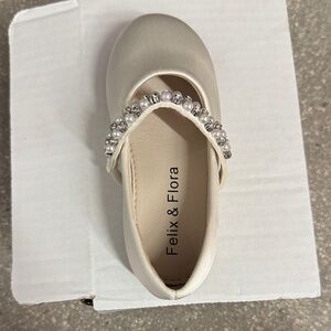 Felix & Flora Cream Kids Dress Shoes with Beaded Strap